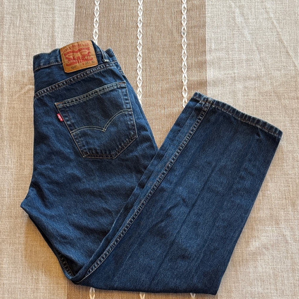 LIKE NEW - Levi's Men's 550 Red Tab Dark Blue Straight Jeans (35 x 32)